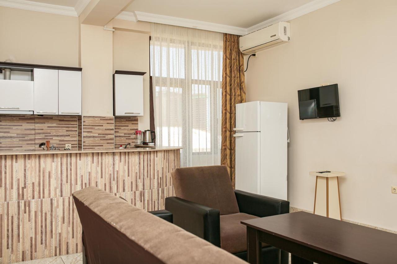 Apartments 37B Батуми Екстериор снимка