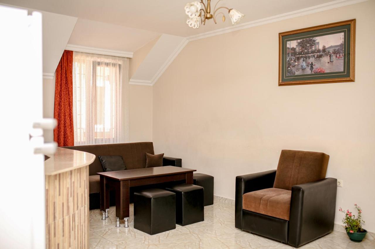 Apartments 37B Батуми Екстериор снимка